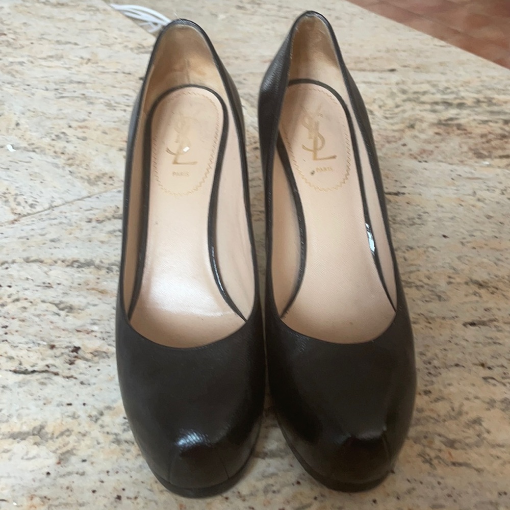 Ysl black pumps
